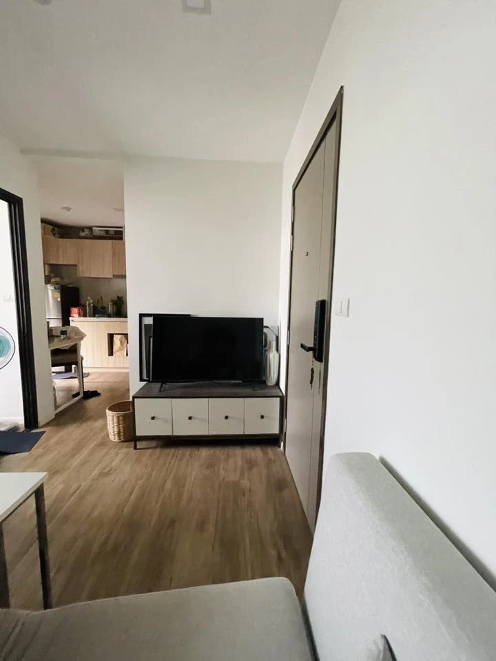 For rent, My Resort Bangkok, Building A, 23rd floor, fully furnished room, just carry your bags and move in immediately. Book now, don't miss it.