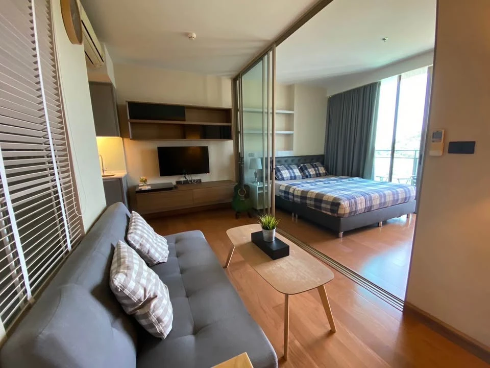 For rent: Marina Bay Front Sriracha, high floor, ready to move in, fully furnished, spacious and comfortable. Hurry and reserve now!