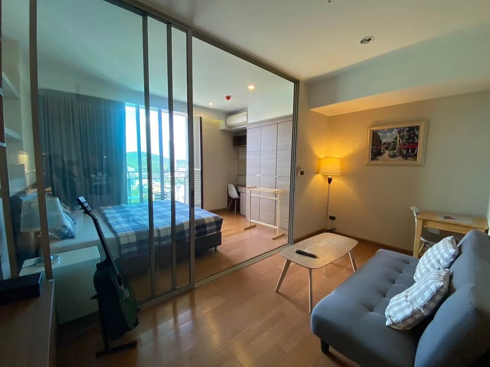 For rent: Marina Bay Front Sriracha, high floor, ready to move in, fully furnished, spacious and comfortable. Hurry and reserve now!