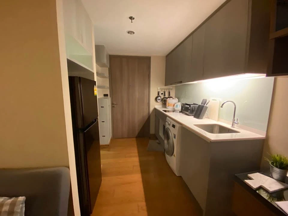 For rent: Marina Bay Front Sriracha, high floor, ready to move in, fully furnished, spacious and comfortable. Hurry and reserve now!