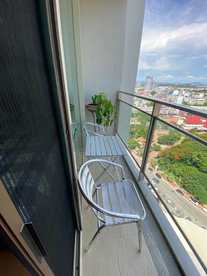 For rent: Marina Bay Front Sriracha, high floor, ready to move in, fully furnished, spacious and comfortable. Hurry and reserve now!