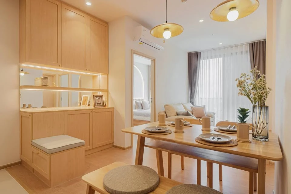 For rent: Maru Ekkamai 2, high floor, 20th floor, open view, decorated in Japanese Muji style, very warm and comfortable.