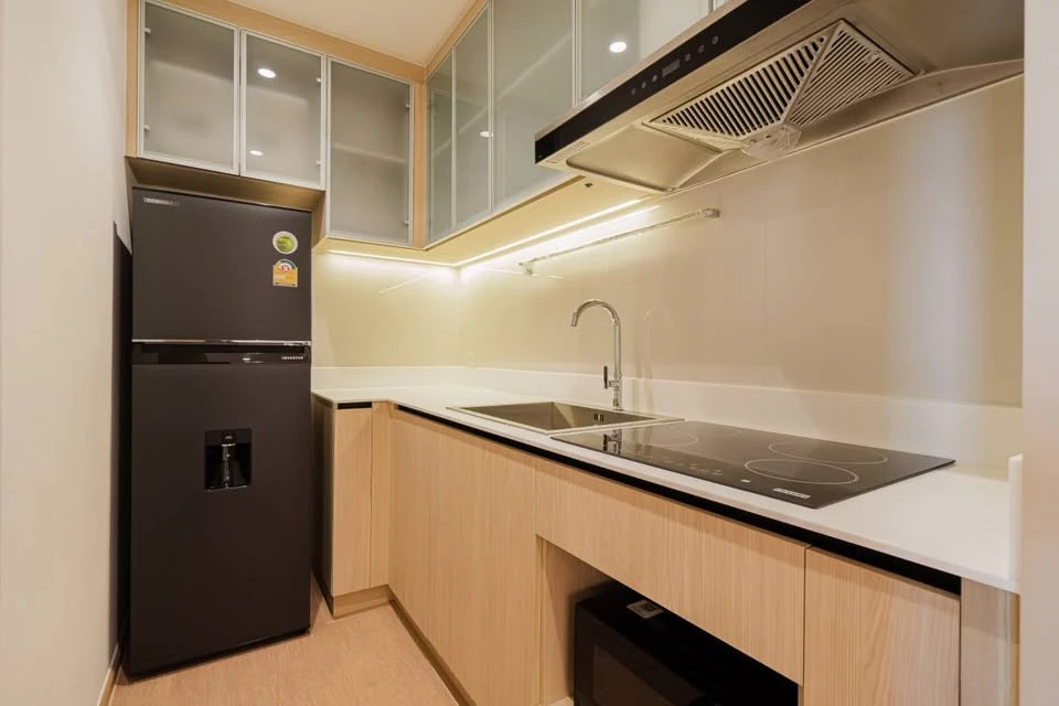 For rent: Maru Ekkamai 2, high floor, 20th floor, open view, decorated in Japanese Muji style, very warm and comfortable.