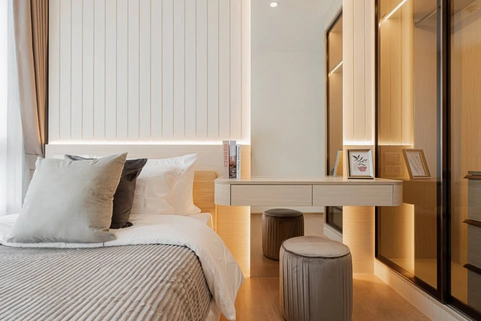For rent: Maru Ekkamai 2, high floor, 20th floor, open view, decorated in Japanese Muji style, very warm and comfortable.