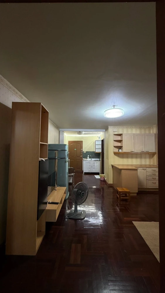 For rent: Masterview Executive Place. Spacious balcony with unobstructed city views, overlooking the Chao Phraya River, Asiatique, and Bangkok Bridge.