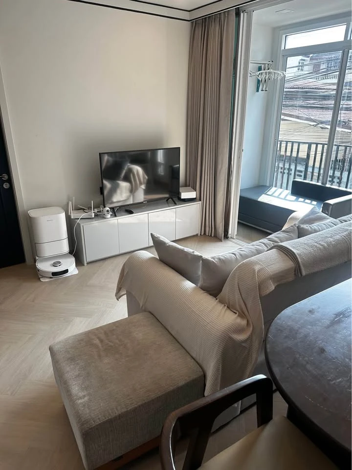 For rent or sale: Maestro 01 Yen Akat, Pet Friendly, 2 bedrooms, 2 bathrooms, fully furnished, pet lovers must not miss.