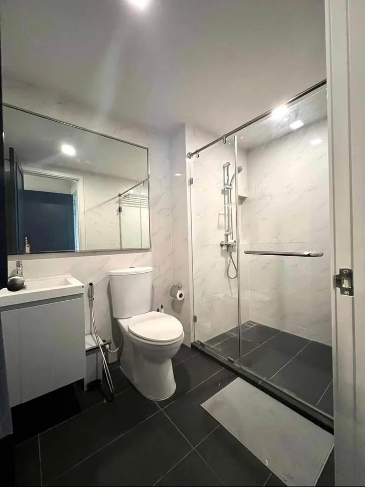 For rent or sale: Maestro 01 Yen Akat, Pet Friendly, 2 bedrooms, 2 bathrooms, fully furnished, pet lovers must not miss.
