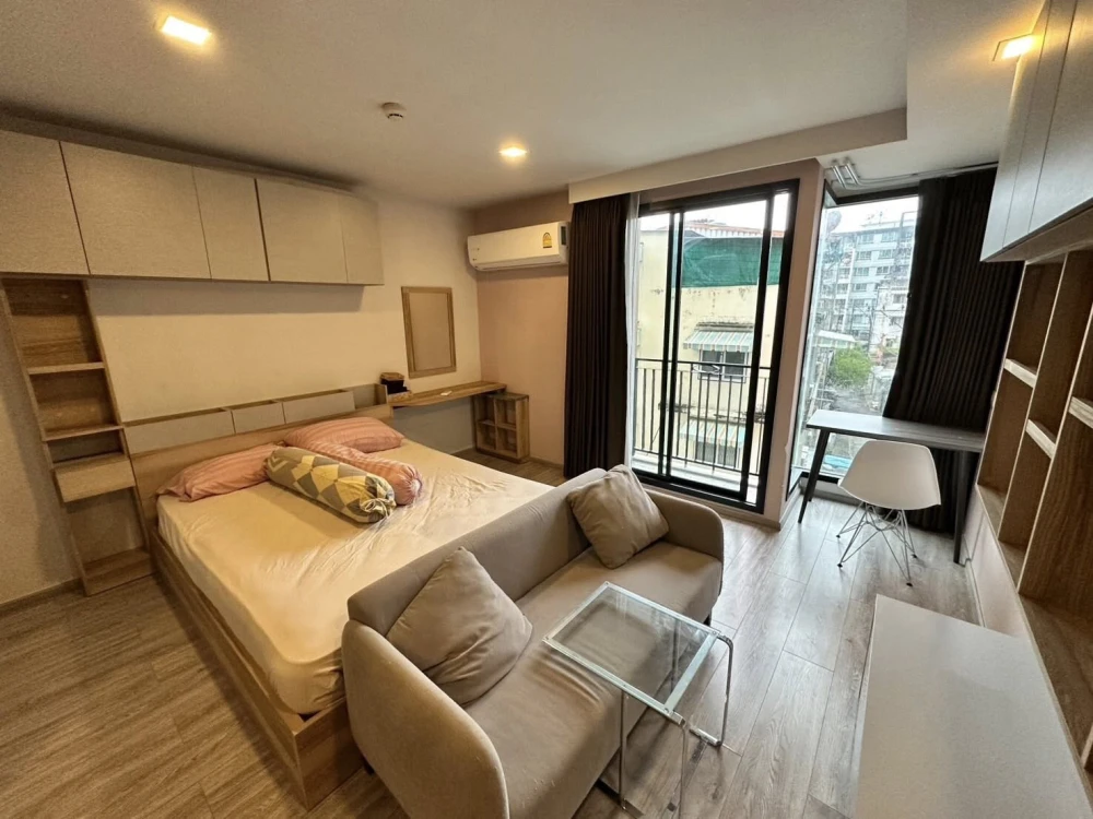 For rent: Maestro 14 Siam-Ratchathewi, fully furnished, complete with electrical appliances. Hurry and reserve now!