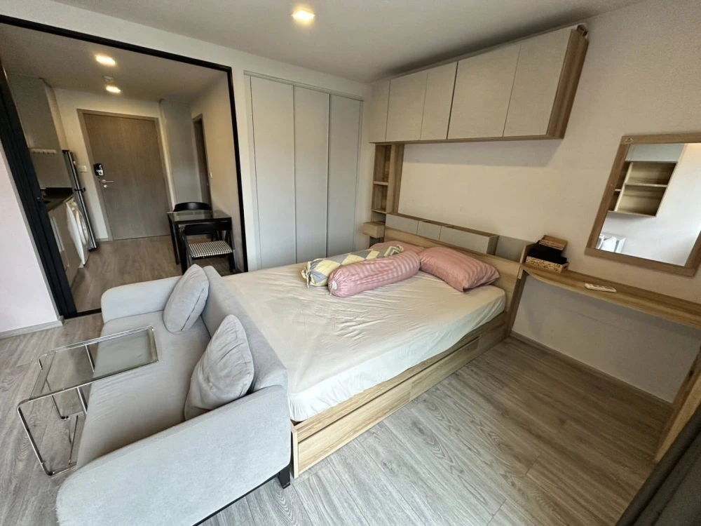 For rent: Maestro 14 Siam-Ratchathewi, fully furnished, complete with electrical appliances. Hurry and reserve now!
