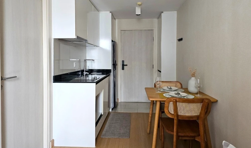 For rent: Maestro 39, 6th floor, spacious room, comfortable, fully furnished, book now, hurry!