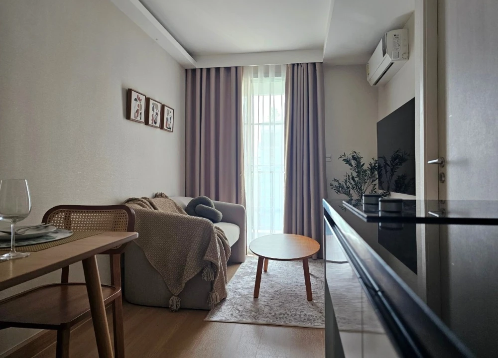 For rent: Maestro 39, 6th floor, spacious room, comfortable, fully furnished, book now, hurry!