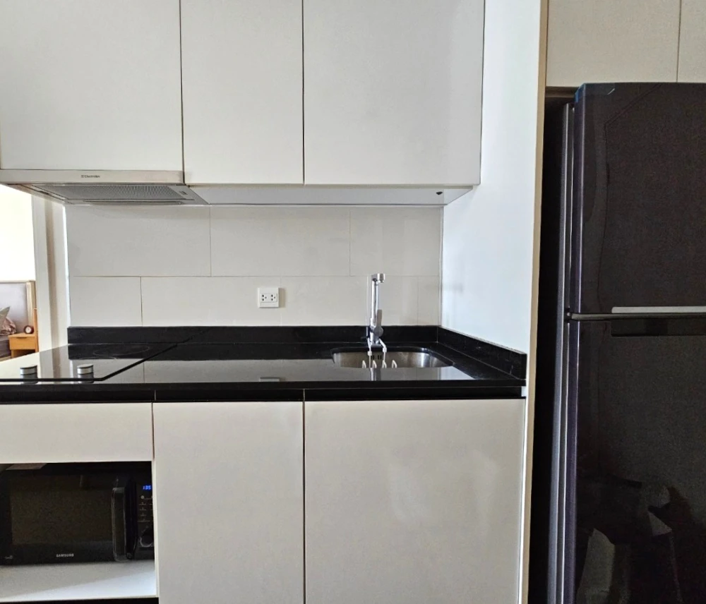 For rent: Maestro 39, 6th floor, spacious room, comfortable, fully furnished, book now, hurry!