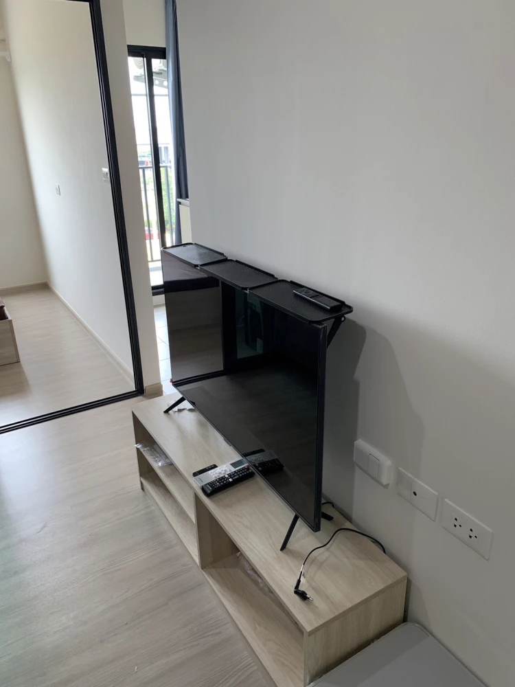 For rent, On Nut-Rama 9, beautiful, clean room.