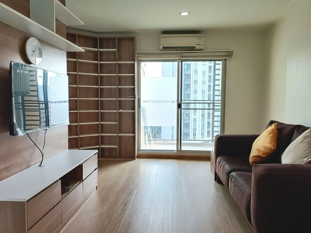 For rent: U Delight @ Huai Khwang Station, corner room, 9th floor, Building A, unobstructed view, beautiful room layout, proportional, urgent