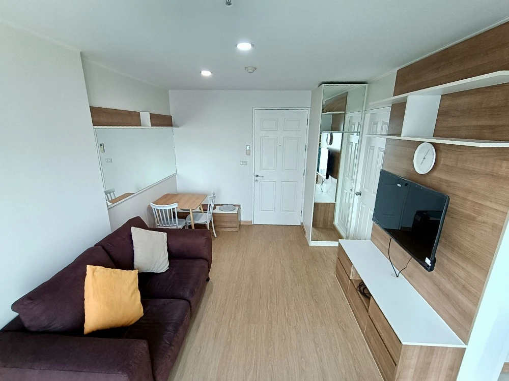 For rent: U Delight @ Huai Khwang Station, corner room, 9th floor, Building A, unobstructed view, beautiful room layout, proportional, urgent