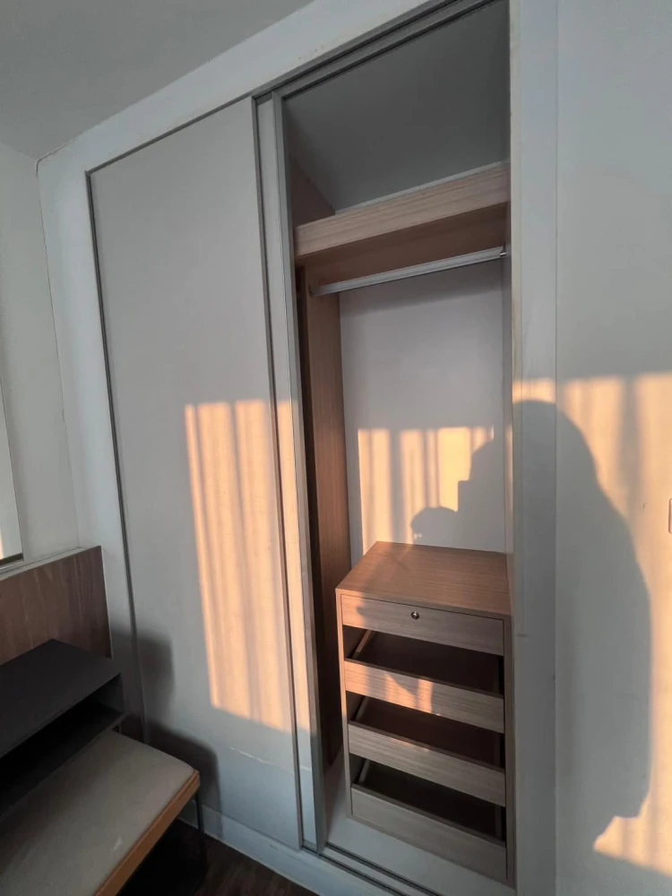 For rent, U Delight Ratchavipa, 18th floor, fully built-in, many amenities in the room, just bring your bags and you're ready to move in.
