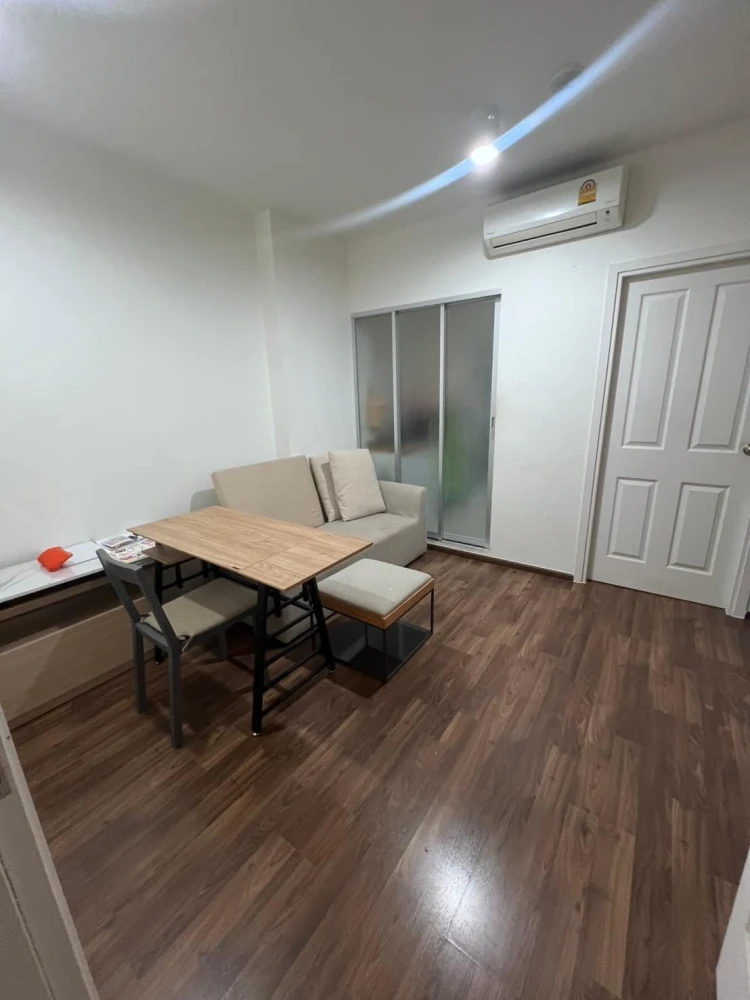 For rent, U Delight Ratchavipa, 18th floor, fully built-in, many amenities in the room, just bring your bags and you're ready to move in.