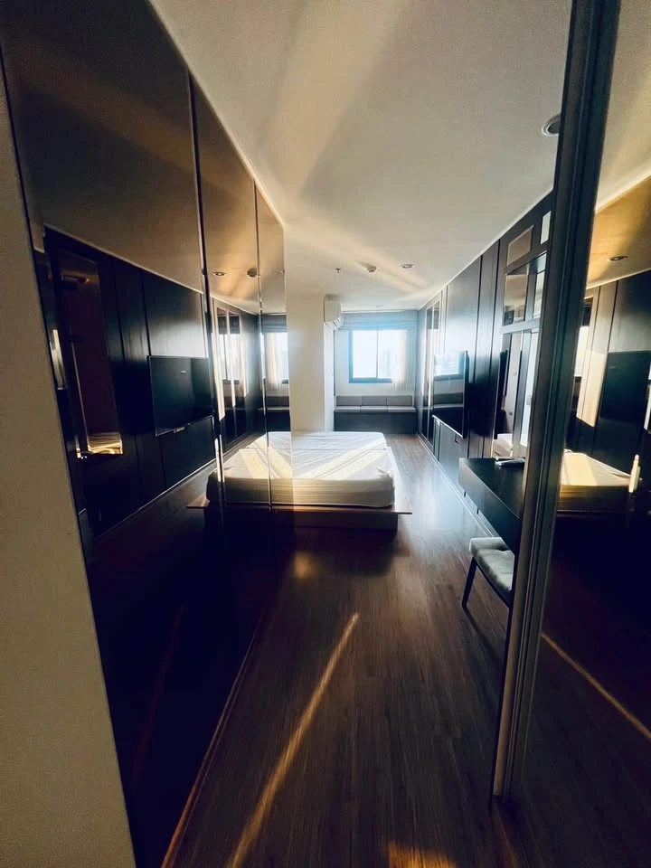 For Rent: U Delight Residence Riverfront Rama 3, 30th Floor (top floor). Features panoramic views of the Rama 9 Bridge and the Chao Phraya River. Move