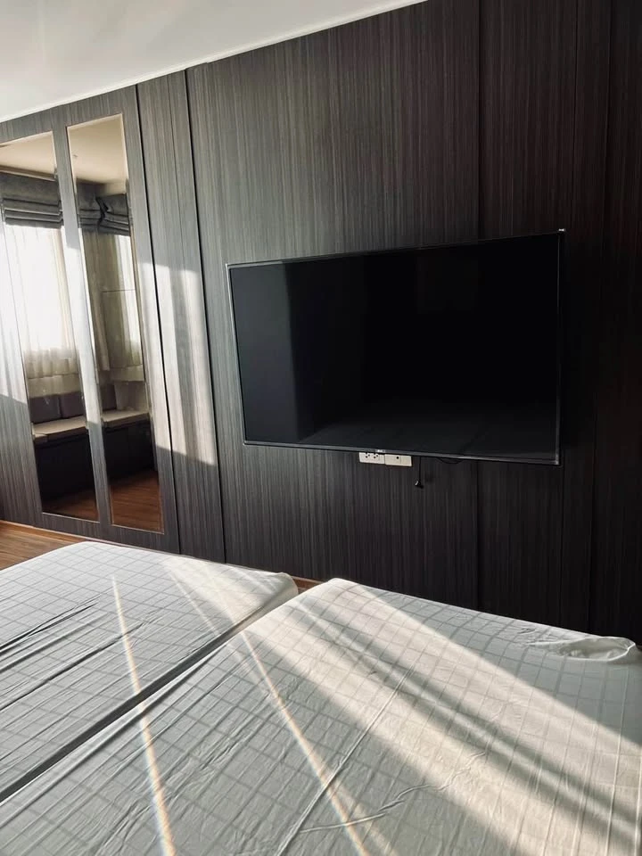 For Rent: U Delight Residence Riverfront Rama 3, 30th Floor (top floor). Features panoramic views of the Rama 9 Bridge and the Chao Phraya River. Move