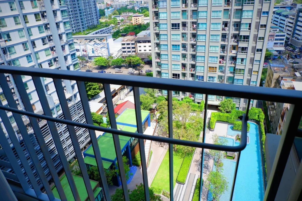 For rent: U Delight at Talat Phlu Station, swimming pool view, 2 bedrooms, fully furnished, ready to move in