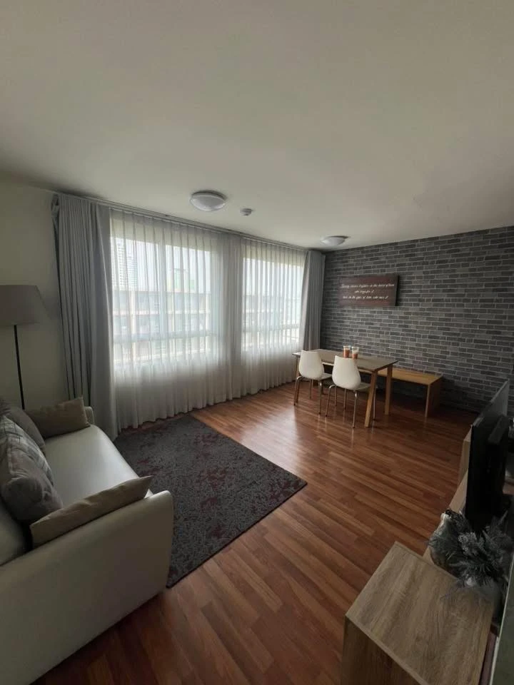 For rent: U Ratchayothin, 44 sq m, fully furnished and ready to move in (8th floor, corner unit). Highly recommended!