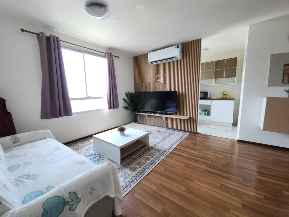 For rent, U Ratchayothin, beautiful room, good atmosphere, ready to move in, complete facilities, hurry and book now.