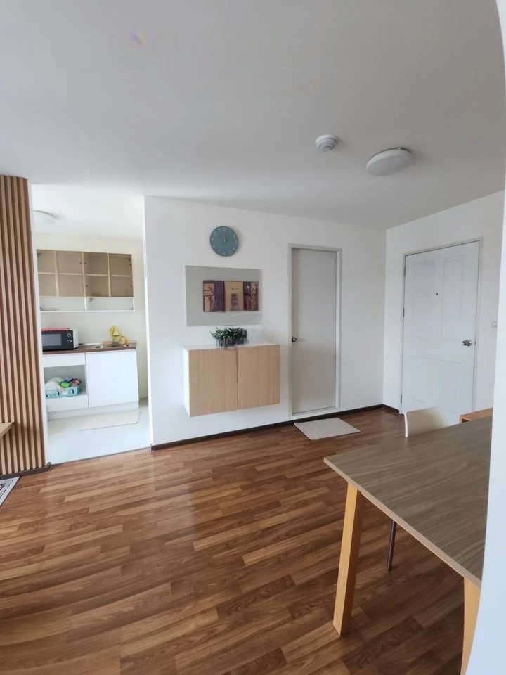 For rent, U Ratchayothin, beautiful room, good atmosphere, ready to move in, complete facilities, hurry and book now.