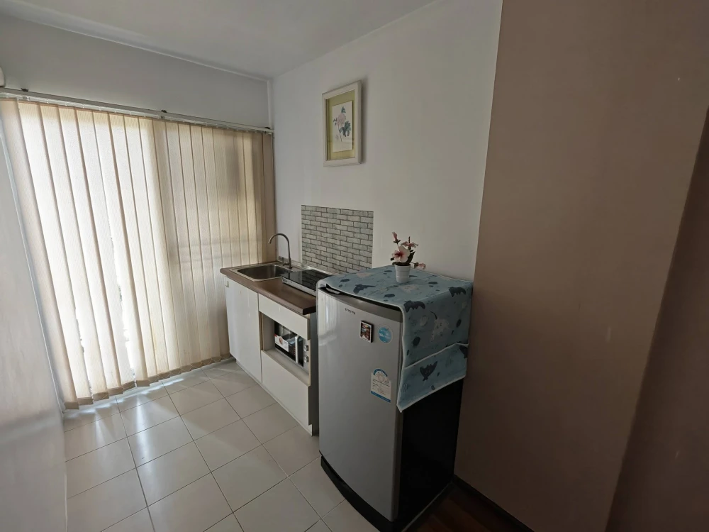 For rent: U Hua Mak Station, 3rd floor, with a view of ABAC. Comes fully furnished and equipped with appliances—book now before it’s gone!
