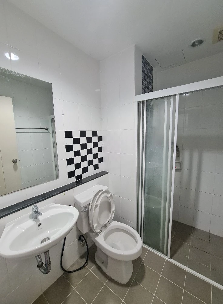 For rent: Union Charan 3, 2nd floor, corner room, fully furnished, book now, urgently.