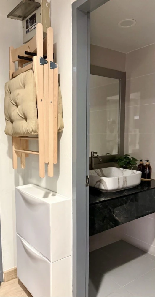 For rent: Ratchada Orchid. Spacious balcony with open city view and good ventilation. Simple yet stylish decor. Fully furnished and ready to move in.