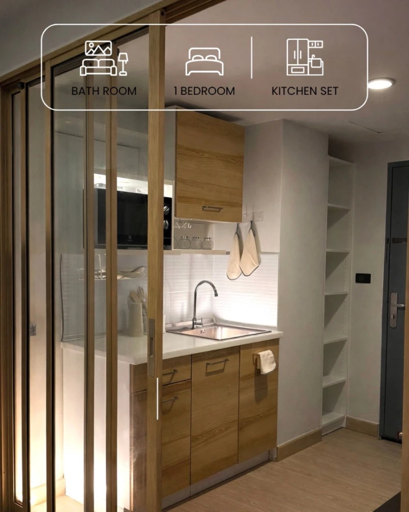 For rent: Ratchada Orchid. Spacious balcony with open city view and good ventilation. Simple yet stylish decor. Fully furnished and ready to move in.