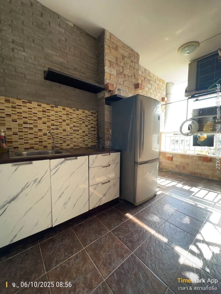 For rent: Ratchada City 18. Spacious room, stylishly decorated. Ready to move in immediately!