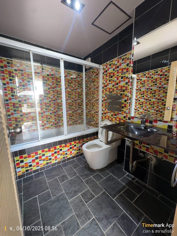 For rent: Ratchada City 18. Spacious room, stylishly decorated. Ready to move in immediately!