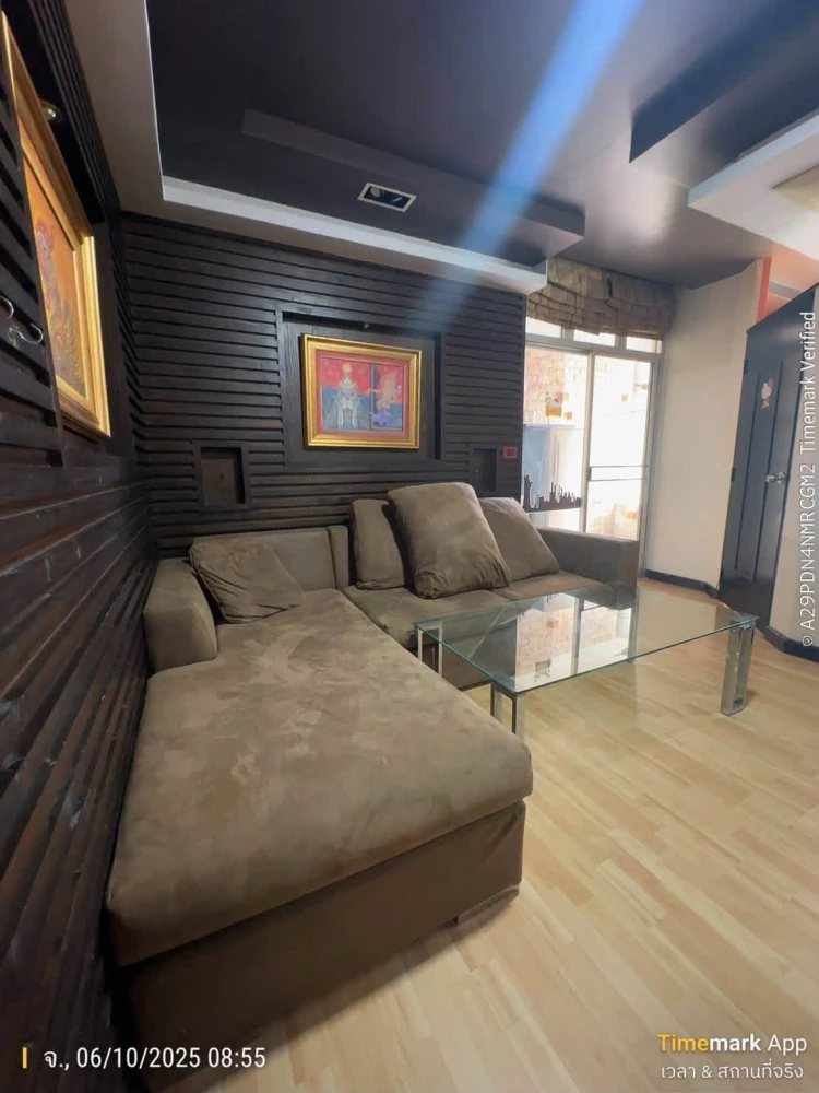 For rent: Ratchada City 18. Spacious room, stylishly decorated. Ready to move in immediately!
