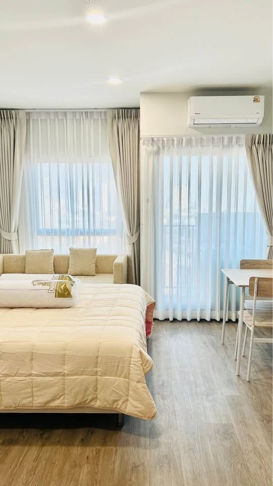 For rent: Rich Point at BTS Wutthakat, 15th floor, beautiful view, fully decorated in bright, comfortable tones, very livable.