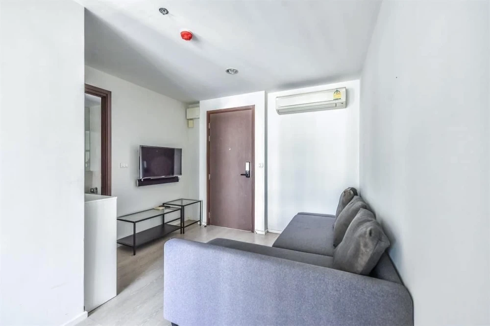 For rent: Rhythm Sathorn - Narathiwat, 26th floor, excellent furniture, decorated in a very controlled tone, urgent!! Hurry!