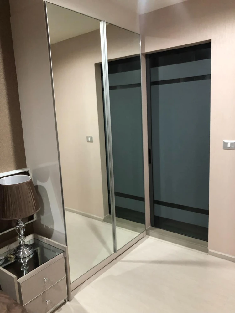 For rent: Rhythm Sukhumvit 42, good built-in furniture, very nice room. If interested, hurry and reserve quickly.