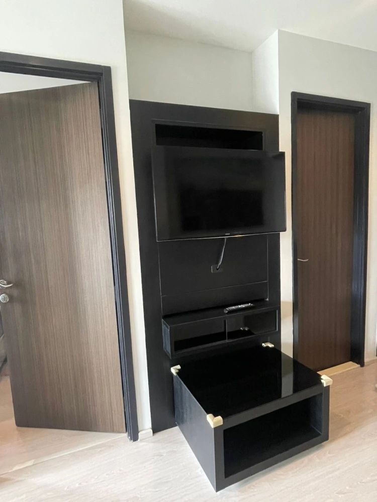For rent: Rhythm Sukhumvit 44/1, 23rd floor. Fully furnished—book now, don’t miss out!