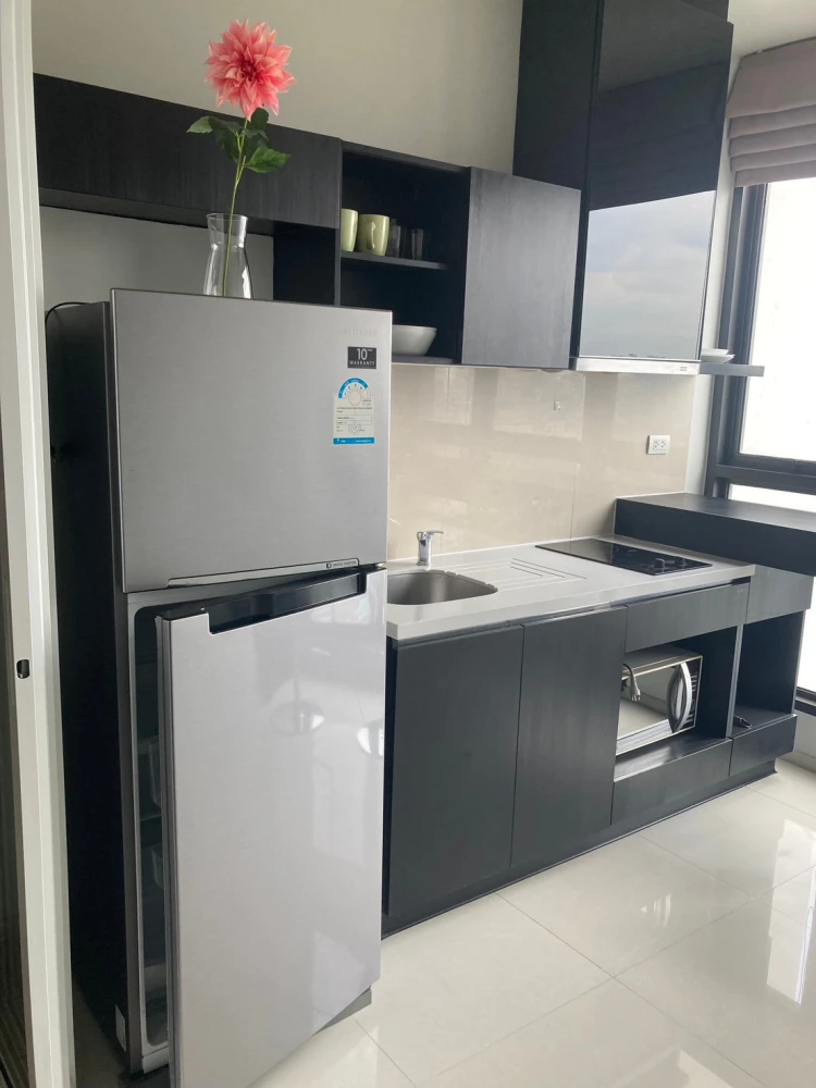 For rent: Rhythm Sukhumvit 44/1, 23rd floor. Fully furnished—book now, don’t miss out!