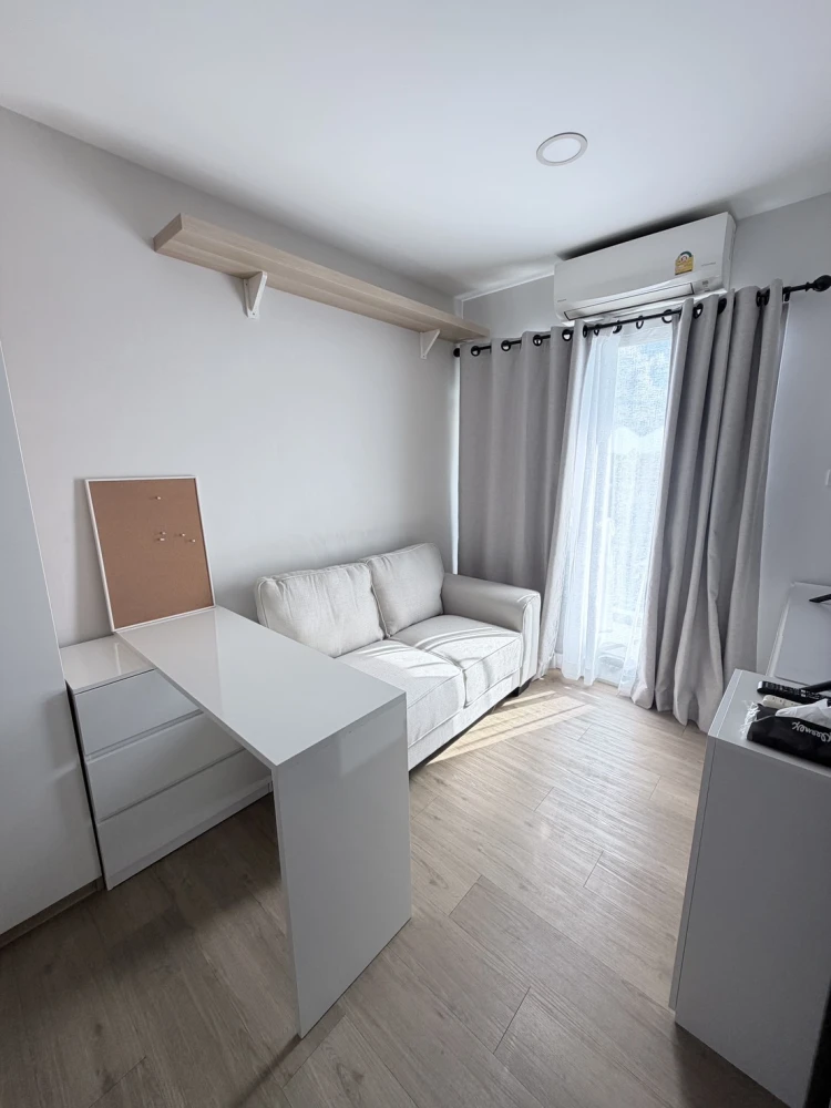 For rent, Ril Condo Rangsit, very beautiful room, decorated in a minimal style, very nice, plus built-in, very tight, don't miss it.