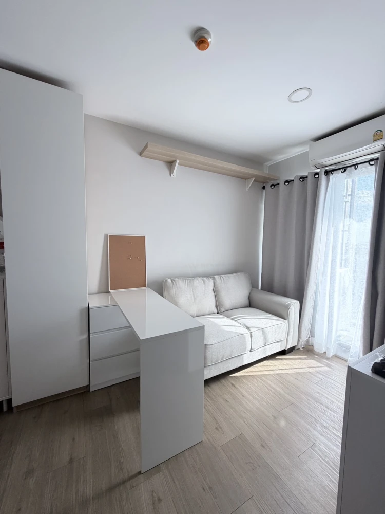 For rent, Ril Condo Rangsit, very beautiful room, decorated in a minimal style, very nice, plus built-in, very tight, don't miss it.