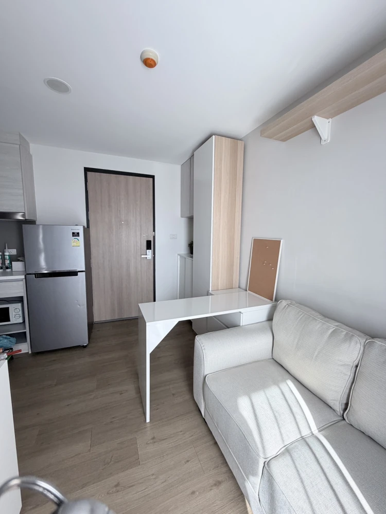 For rent, Ril Condo Rangsit, very beautiful room, decorated in a minimal style, very nice, plus built-in, very tight, don't miss it.