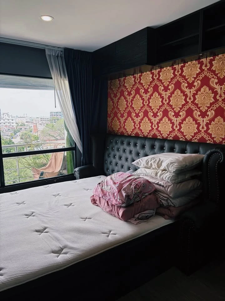 For rent: Reach Phahonyothin 52, natural view, not hitting anyone's building, on the highest floor, very cool breeze, beautifully decorated, nice to l