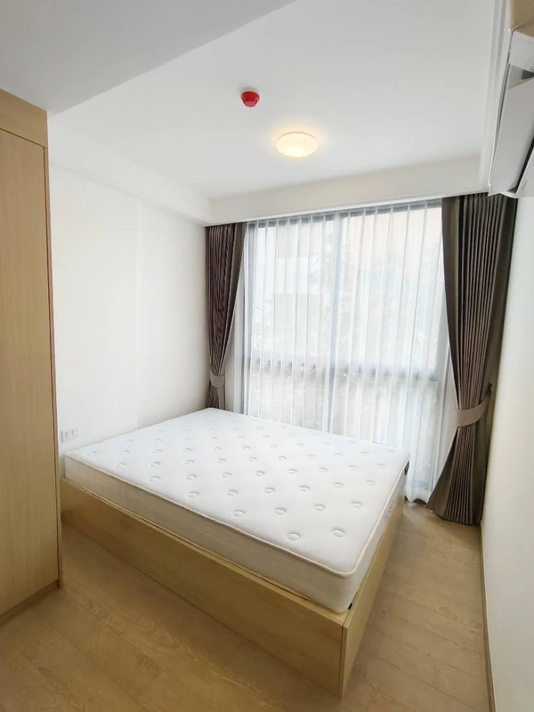 For rent: Regal Srinakarin 40, 3rd floor, spacious area, simply decorated, minimalist Muji Muji, very cute, hurry and book now!