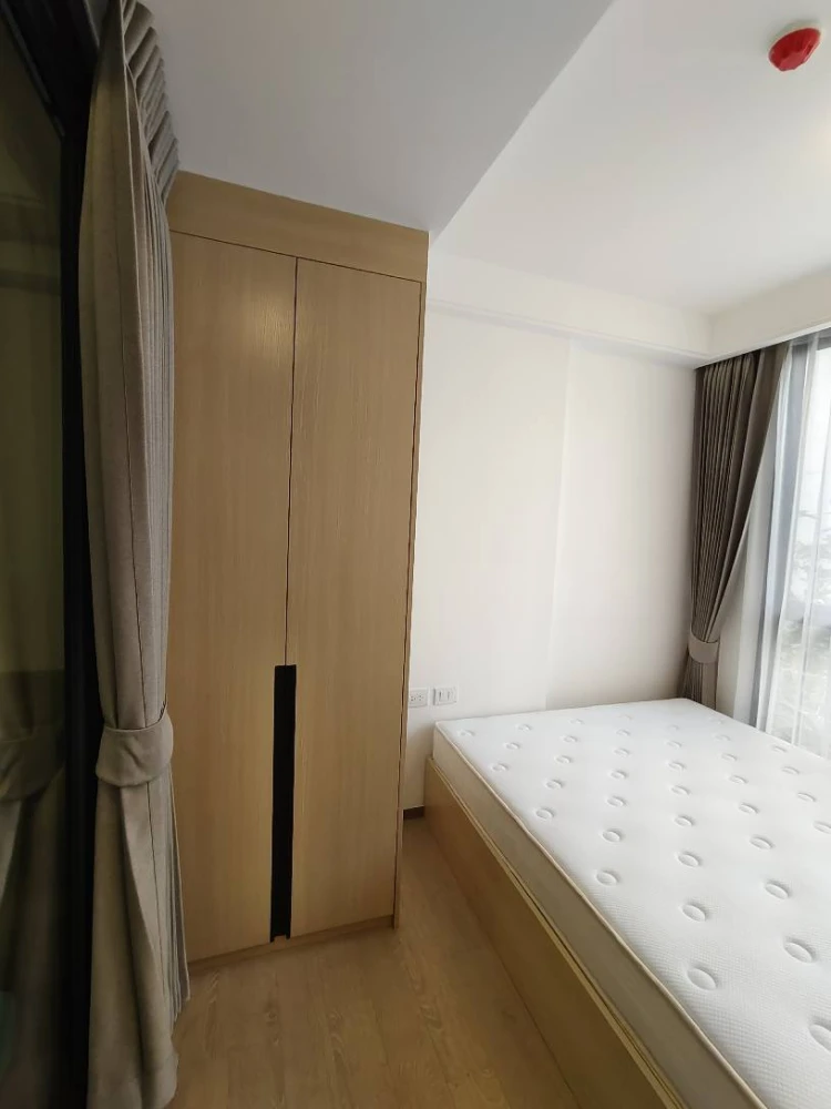 For rent: Regal Srinakarin 40, 3rd floor, spacious area, simply decorated, minimalist Muji Muji, very cute, hurry and book now!
