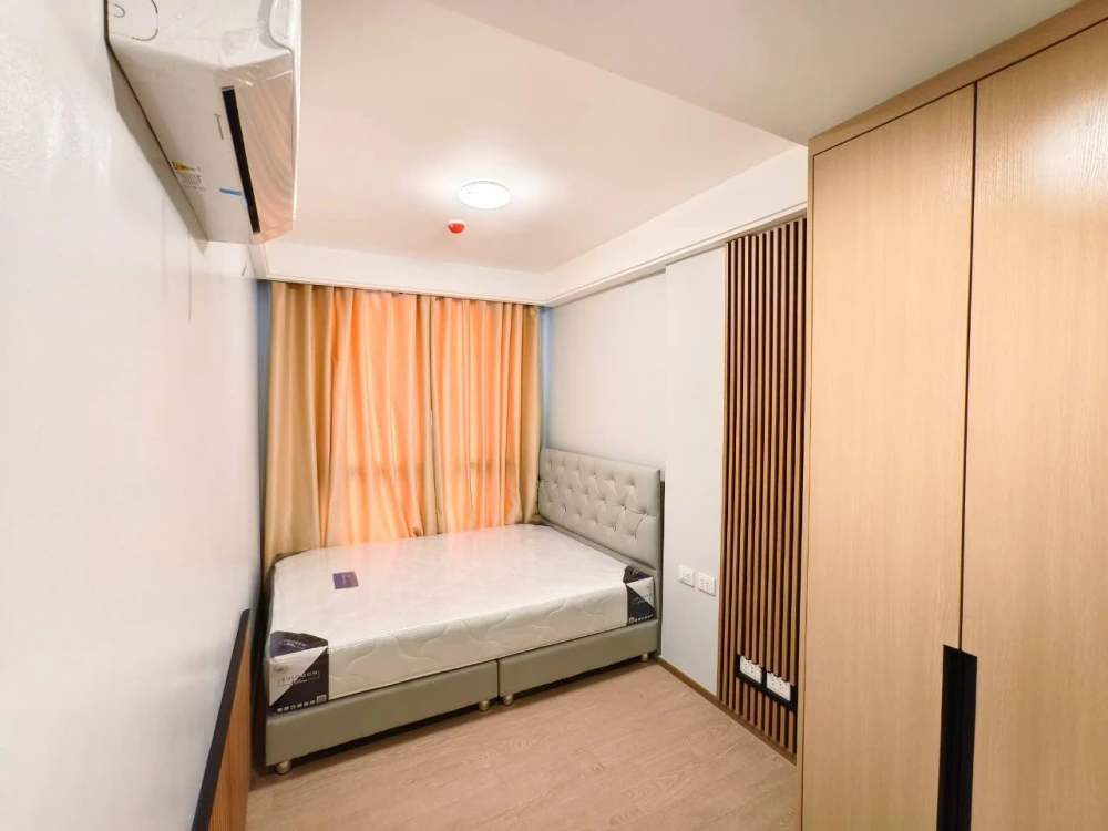 For rent: Regal Srinakarin 40, Building B, 4th floor, fully furnished, great location, close to everything you need, don't miss it.