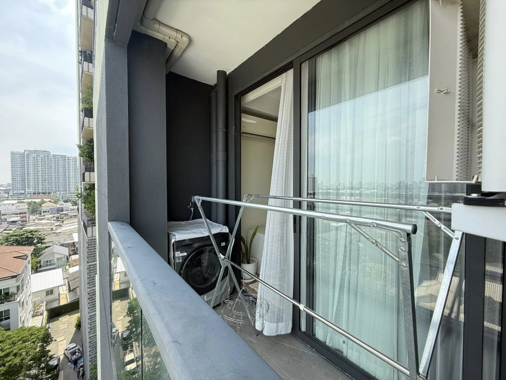 For rent: Regal Sathorn Narathiwat, corner room, very private, fully equipped kitchen with full electrical appliances, first come first served.