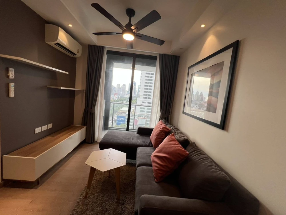 For rent: Regal Sathorn Narathiwat, ready to move in.