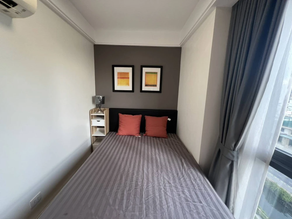 For rent: Regal Sathorn Narathiwat, ready to move in.