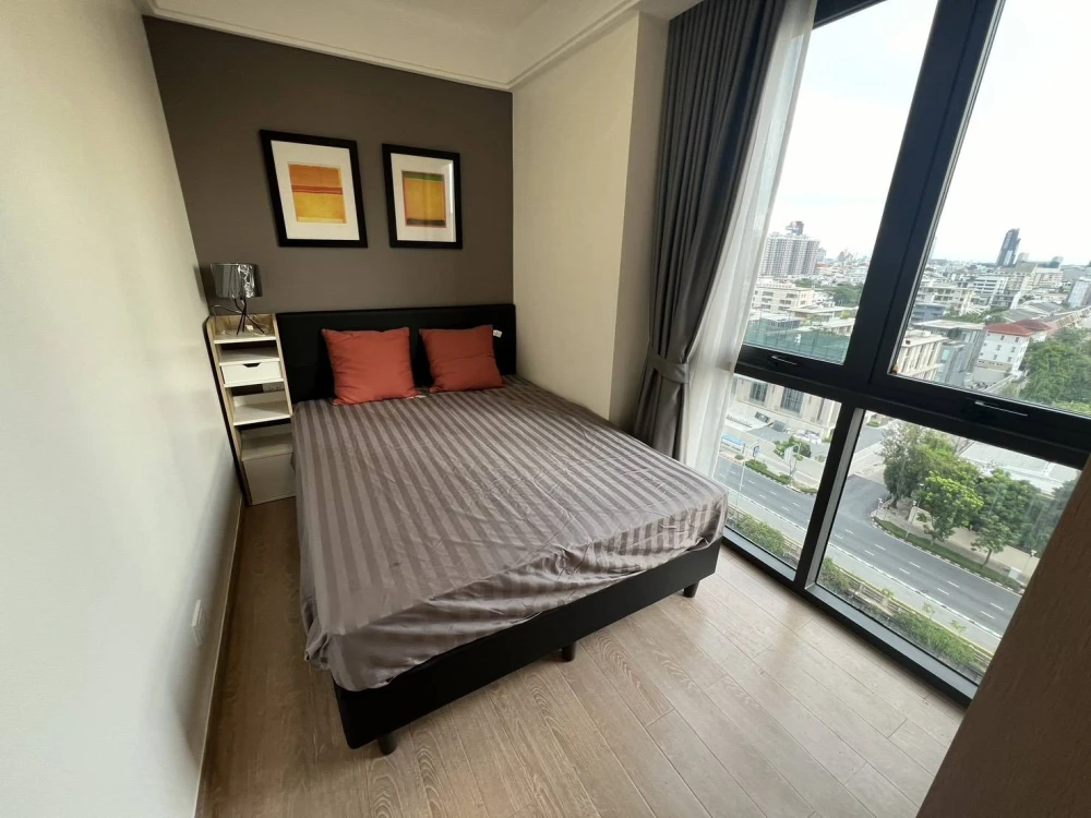 For rent: Regal Sathorn Narathiwat, ready to move in.